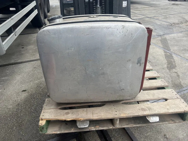 Diversen Hydrauliek tank l 70 b 45 h 62 met steunen - Гидравлика для Грузовиков: фото 3 Diversen Hydrauliek tank l 70 b 45 h 62 met steunen - Гидравлика для Грузовиков: фото 3