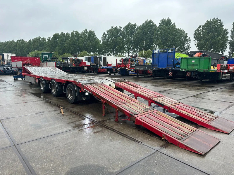 Diversen LAST AXLE STEERING, REMOTE CONTROLE, DOUBLE HYDRAULIC RAMPS - Низкорамный полуприцеп: фото 3 Diversen LAST AXLE STEERING, REMOTE CONTROLE, DOUBLE HYDRAULIC RAMPS - Низкорамный полуприцеп: фото 3