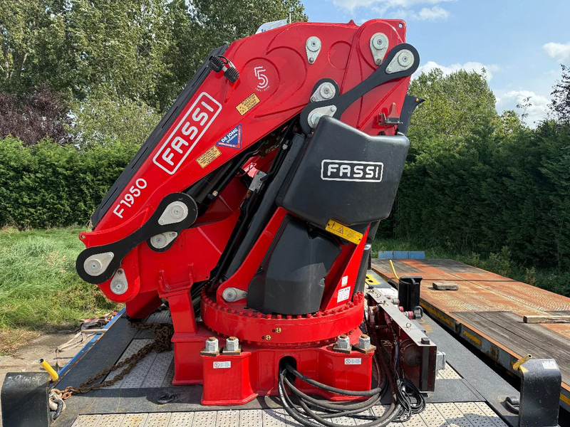FASSI 8 x HYDR + 3 X MANUEL, REMOTE CONTROLE, WINCH 5630 KG, WITH SEPARATE BOX WITH HYDROVEN POWERPACK 30KW AND OIL TANK. F1950RAF 2. - Стрела: фото 1 FASSI 8 x HYDR + 3 X MANUEL, REMOTE CONTROLE, WINCH 5630 KG, WITH SEPARATE BOX WITH HYDROVEN POWERPACK 30KW AND OIL TANK. F1950RAF 2. - Стрела: фото 1