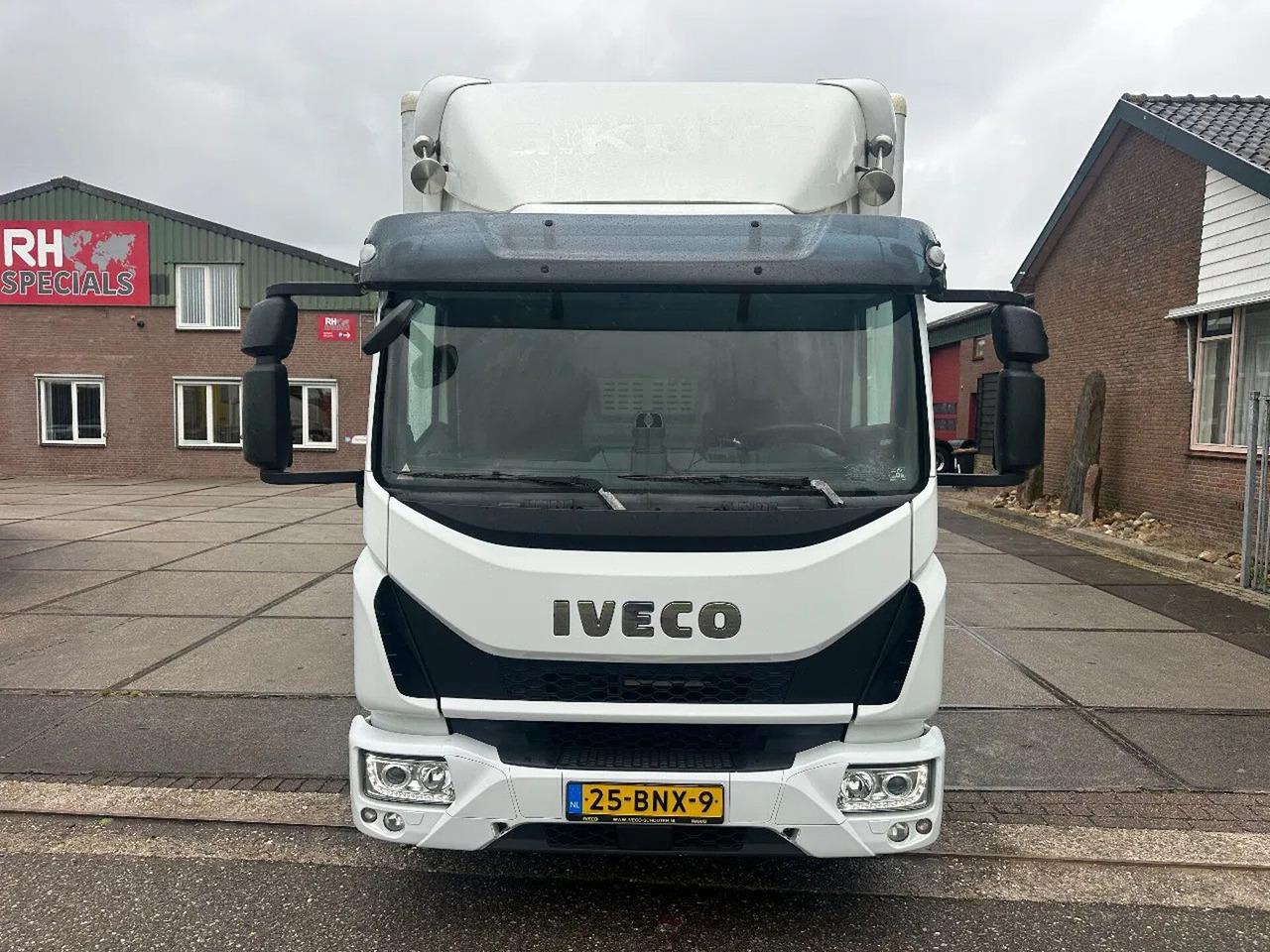 Iveco ML 120 -220 L, DHOLLANDIA LIFT, BOX 726X250X240 - Грузовик с закрытым кузовом: фото 2 Iveco ML 120 -220 L, DHOLLANDIA LIFT, BOX 726X250X240 - Грузовик с закрытым кузовом: фото 2