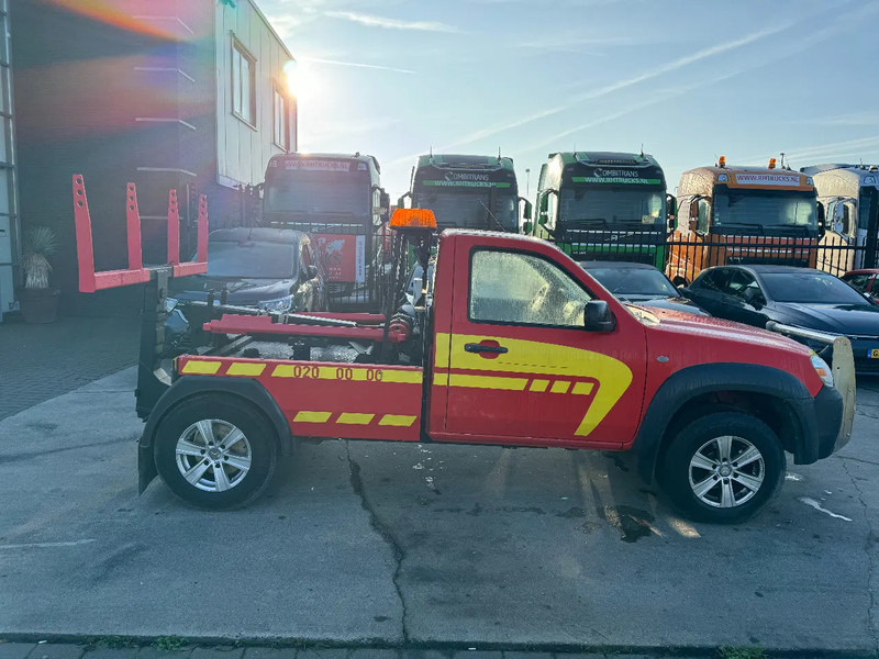 Mazda BT-50 4X4 + TOW TRUCK + DOUBLE WINCH + REMOTE - Коммерческий автомобиль: фото 4 Mazda BT-50 4X4 + TOW TRUCK + DOUBLE WINCH + REMOTE - Коммерческий автомобиль: фото 4