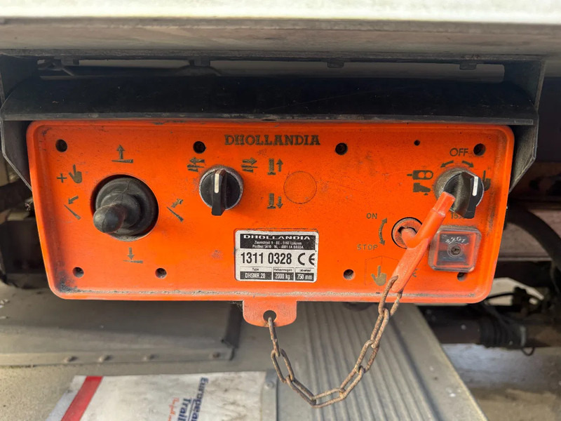 Полуприцеп-рефрижератор Krone SD THERMO KING SLX 200e + DHOLLANDIA 2000KG: фото 14 Полуприцеп-рефрижератор Krone SD THERMO KING SLX 200e + DHOLLANDIA 2000KG: фото 14