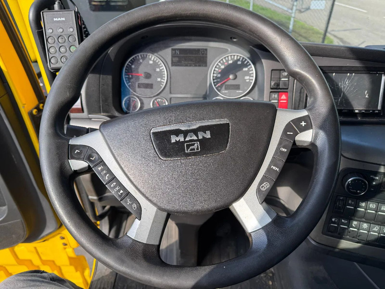 MAN TGX 26.360 6X2 - EURO 5 + ZEPRO LIFT + LIFT/STEE в лизинг MAN TGX 26.360 6X2 - EURO 5 + ZEPRO LIFT + LIFT/STEE: фото 13
