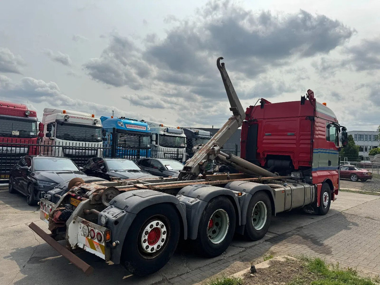 MAN TGX 35.540 - 8X4 - EURO 5 + AJK HOOK + LIFT/STEE - Крюковой мультилифт: фото 4 MAN TGX 35.540 - 8X4 - EURO 5 + AJK HOOK + LIFT/STEE - Крюковой мультилифт: фото 4