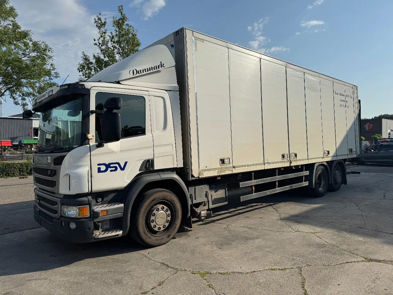 Scania P280 6X2 SCHMITZ BOX + ZEPRO 2000KG LIFT EURO 6 - Грузовик с закрытым кузовом: фото 1 Scania P280 6X2 SCHMITZ BOX + ZEPRO 2000KG LIFT EURO 6 - Грузовик с закрытым кузовом: фото 1