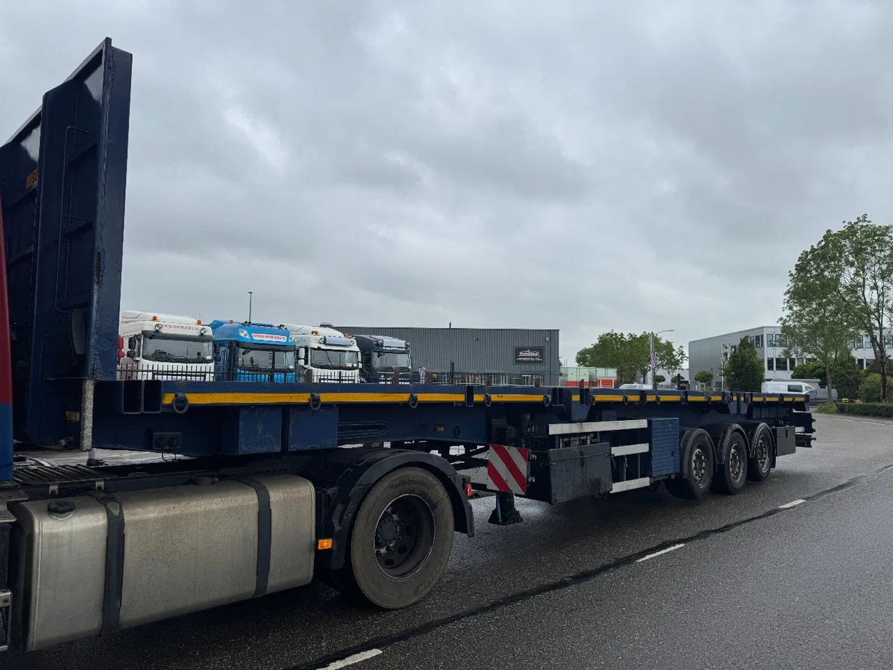 Schmidt HAGEN 3 AXLE + LIFTING AXLE - Полуприцеп бортовой/ Платформа: фото 2 Schmidt HAGEN 3 AXLE + LIFTING AXLE - Полуприцеп бортовой/ Платформа: фото 2