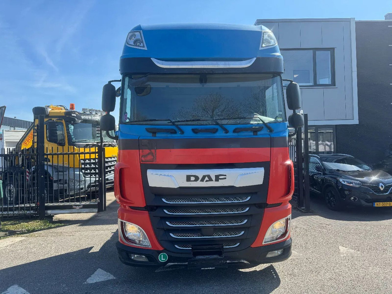 DAF XF 450 4X2 EURO 6 - Тягач: фото 2 DAF XF 450 4X2 EURO 6 - Тягач: фото 2
