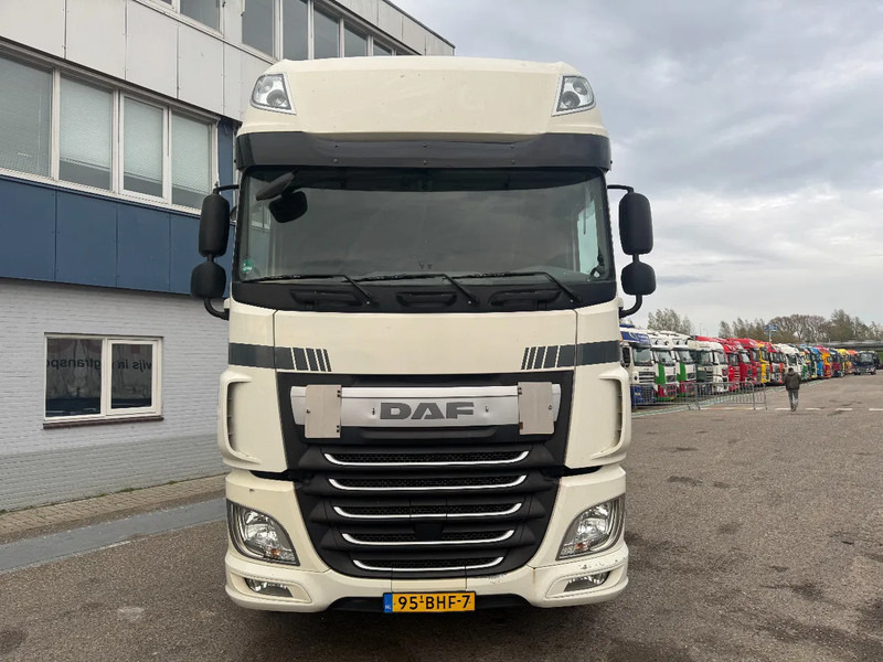 DAF XF 460 4X2 EURO 6 SKIRTS SPOILERS DOUBLE TANK - Тягач: фото 2 DAF XF 460 4X2 EURO 6 SKIRTS SPOILERS DOUBLE TANK - Тягач: фото 2