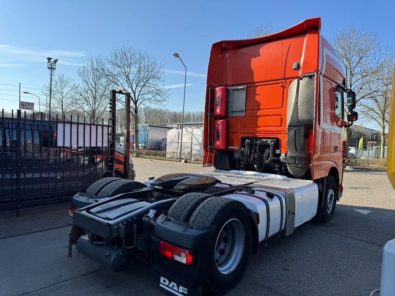 DAF XF 460 4X2 RETARDER DOUBLE TANK TÜV TILL 09-2025 DAF XF 460 4X2 RETARDER DOUBLE TANK TÜV TILL 09-2025 - Тягач: фото 4 DAF XF 460 4X2 RETARDER DOUBLE TANK TÜV TILL 09-2025 DAF XF 460 4X2 RETARDER DOUBLE TANK TÜV TILL 09-2025 - Тягач: фото 4