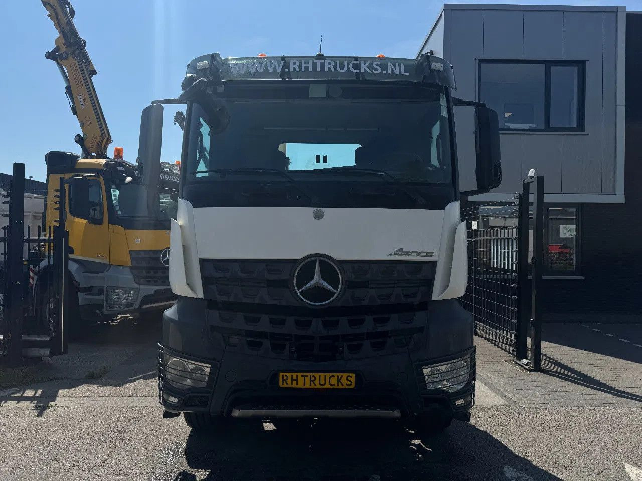 Mercedes-Benz Arocs 1939 4X2 EURO 6 HUB REDUCTION - Тягач: фото 2 Mercedes-Benz Arocs 1939 4X2 EURO 6 HUB REDUCTION - Тягач: фото 2