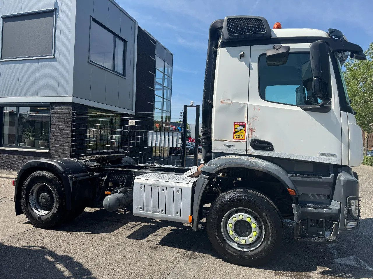 Mercedes-Benz Arocs 1939 4X2 EURO 6 HUB REDUCTION - Тягач: фото 4 Mercedes-Benz Arocs 1939 4X2 EURO 6 HUB REDUCTION - Тягач: фото 4