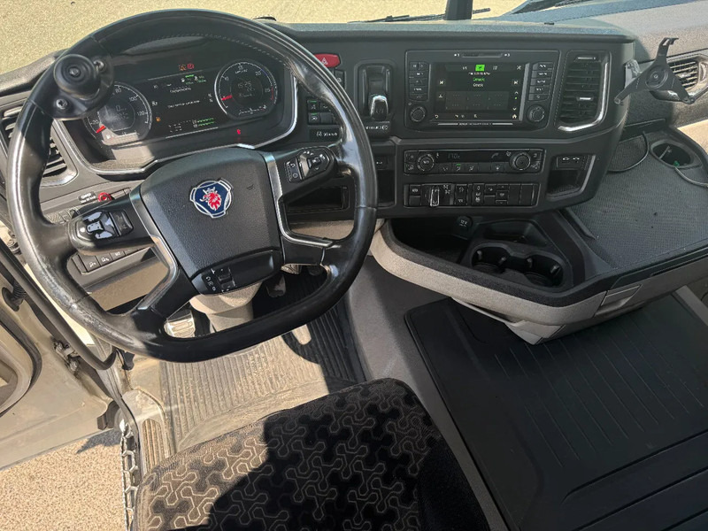 Тягач Scania R520 V8 NGS 6X4 EURO 6: фото 10 Тягач Scania R520 V8 NGS 6X4 EURO 6: фото 10