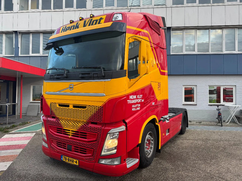 Volvo FH 460 4X2 EURO 6 SKIRTS VEB I PARK COOL - Тягач: фото 1 Volvo FH 460 4X2 EURO 6 SKIRTS VEB I PARK COOL - Тягач: фото 1