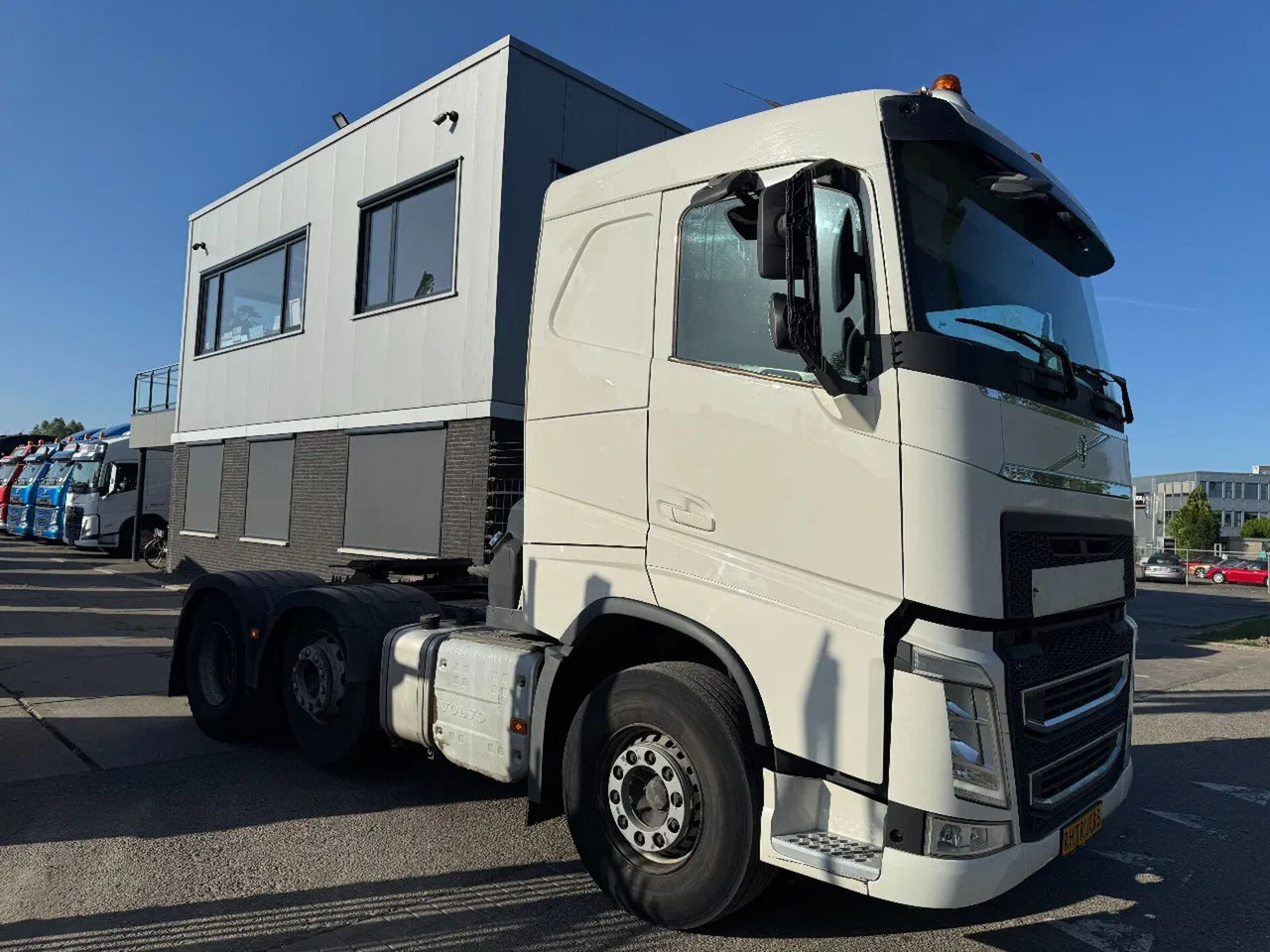 Volvo FH 460 6X2 - EURO 6 + LIFTING AXLE - Тягач: фото 3 Volvo FH 460 6X2 - EURO 6 + LIFTING AXLE - Тягач: фото 3