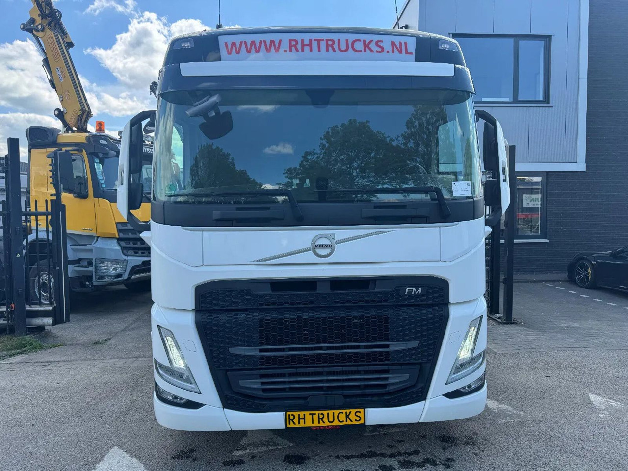 Volvo FM 380 4X2 EURO 6 NEW FACE SKIRTS AIRCO SPOILERS - Тягач: фото 3 Volvo FM 380 4X2 EURO 6 NEW FACE SKIRTS AIRCO SPOILERS - Тягач: фото 3