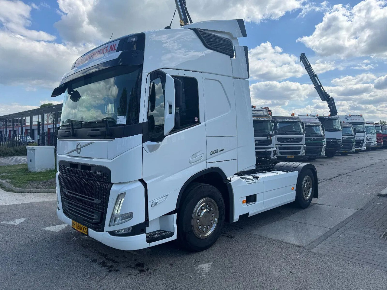 Volvo FM 380 4X2 EURO 6 NEW FACE SKIRTS AIRCO SPOILERS - Тягач: фото 1 Volvo FM 380 4X2 EURO 6 NEW FACE SKIRTS AIRCO SPOILERS - Тягач: фото 1