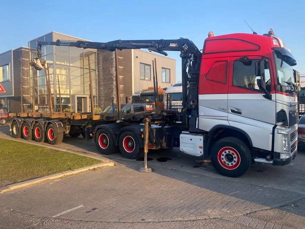 Volvo FH 540 6X4 EURO 6 + EPSILON S260Z96 + TRAILER 4 - Лесовоз, Автоманипулятор: фото 2 Volvo FH 540 6X4 EURO 6 + EPSILON S260Z96 + TRAILER 4 - Лесовоз, Автоманипулятор: фото 2