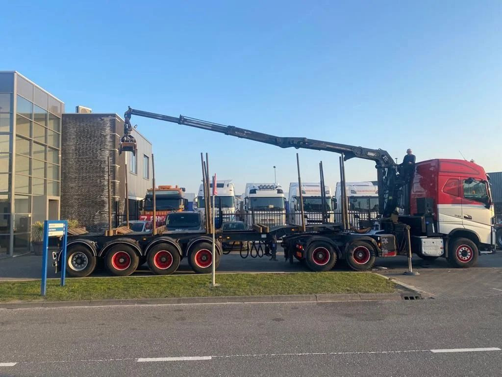 Volvo FH 540 6X4 EURO 6 + EPSILON S260Z96 + TRAILER 4 - Лесовоз, Автоманипулятор: фото 1 Volvo FH 540 6X4 EURO 6 + EPSILON S260Z96 + TRAILER 4 - Лесовоз, Автоманипулятор: фото 1
