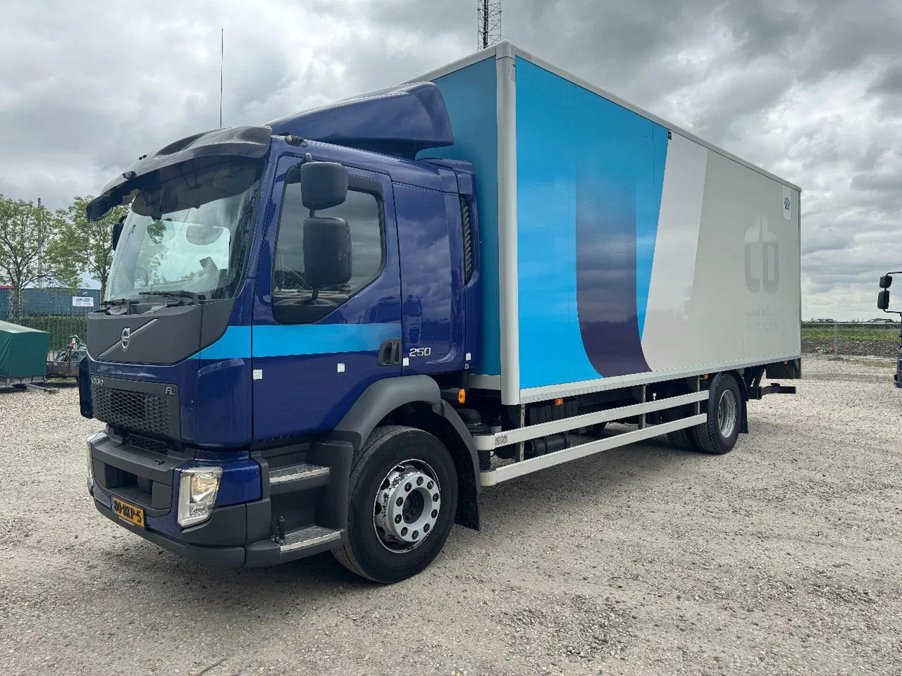 Volvo FL 250 4X2 EURO 6 CARGO LOCK + DHOLLANDIA LIFT T - Грузовик с закрытым кузовом: фото 5 Volvo FL 250 4X2 EURO 6 CARGO LOCK + DHOLLANDIA LIFT T - Грузовик с закрытым кузовом: фото 5