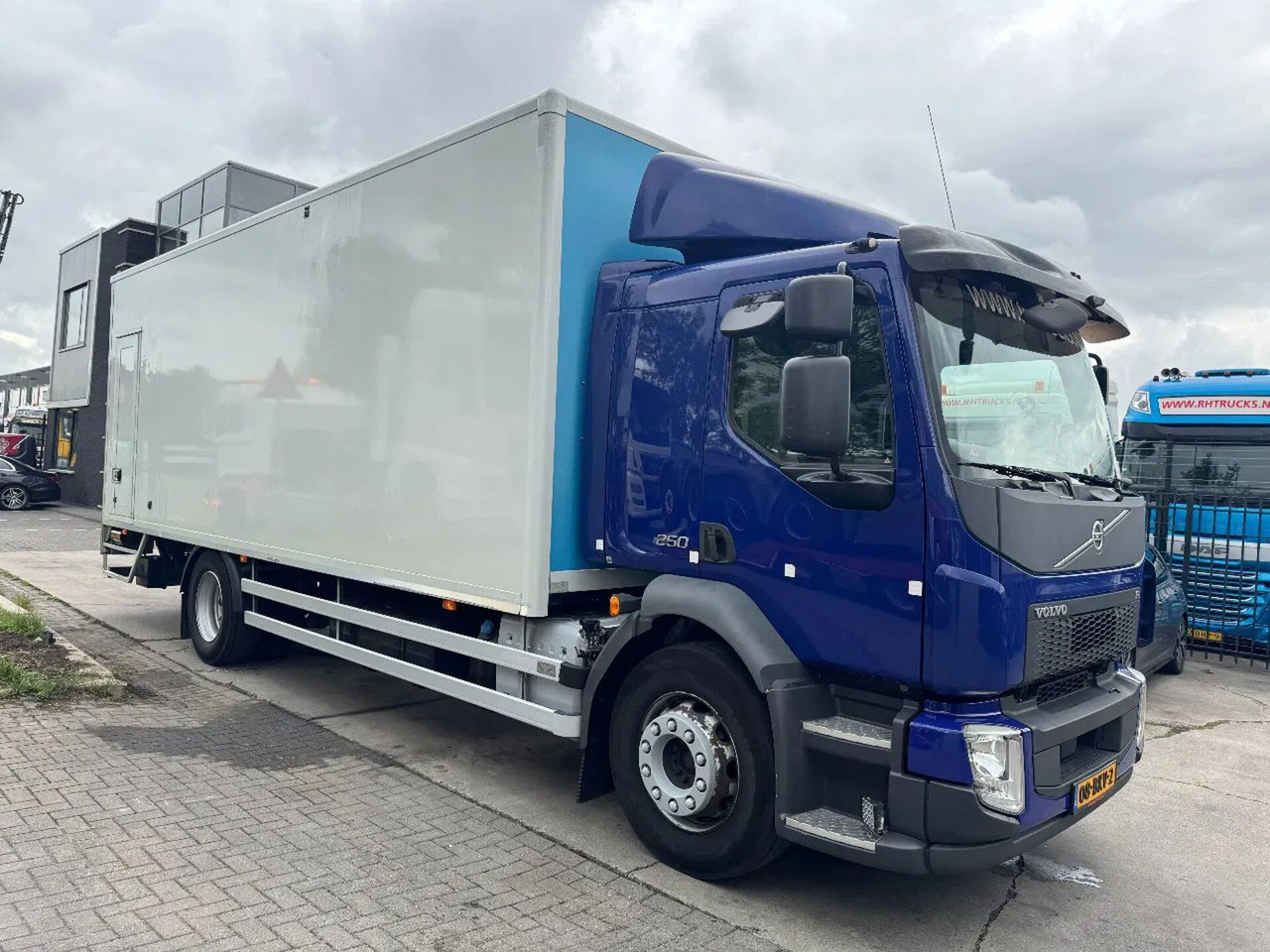 Volvo FL 250 4X2 EURO 6 DHOLLANDIA LIFT + CARGOLOCK TÜ - Грузовик с закрытым кузовом: фото 4 Volvo FL 250 4X2 EURO 6 DHOLLANDIA LIFT + CARGOLOCK TÜ - Грузовик с закрытым кузовом: фото 4