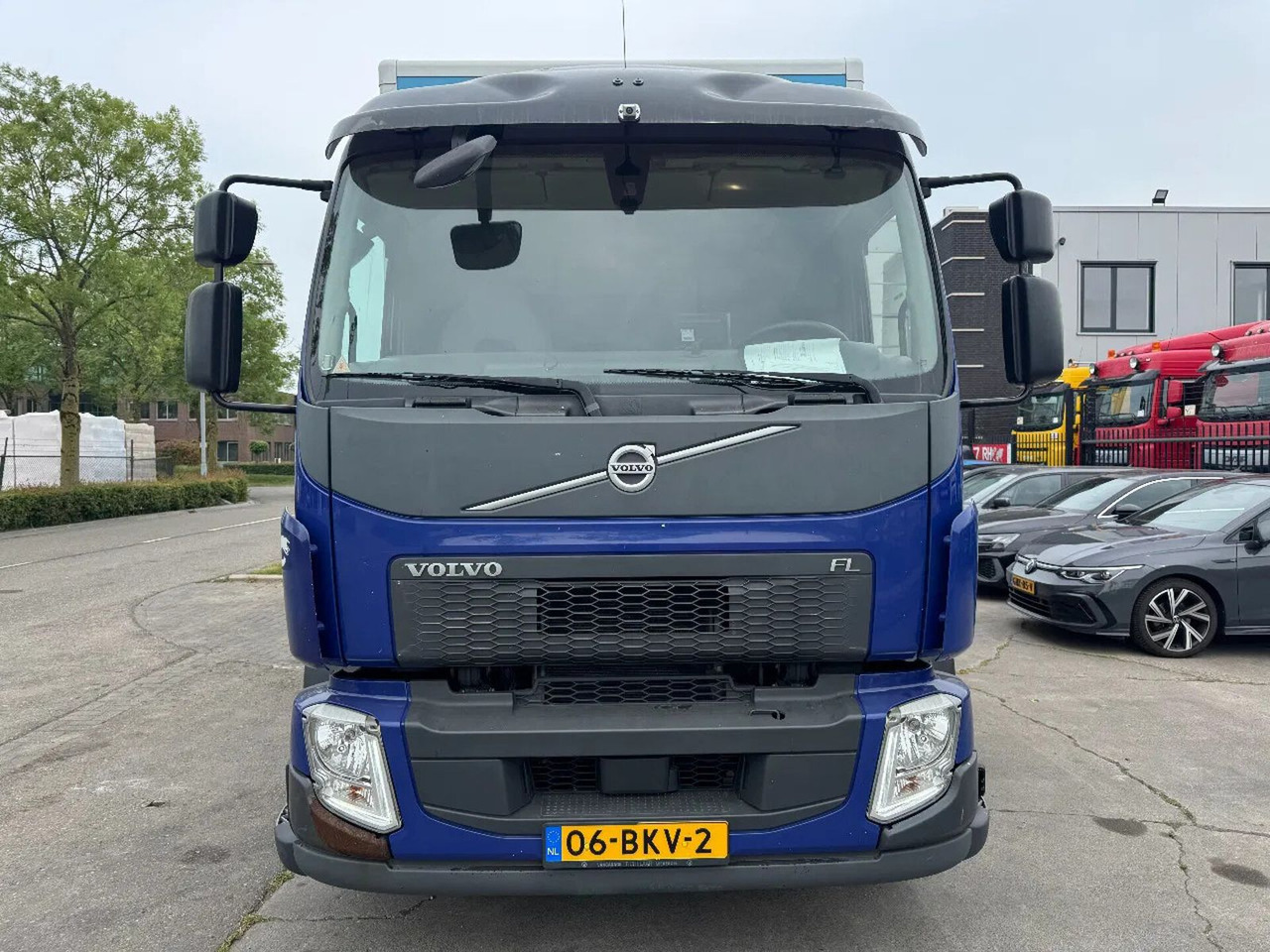 Volvo FL 250 4X2 - EURO 6 + DHOLLANDIA LIFT + TÜV 04-2 - Грузовик с закрытым кузовом: фото 2 Volvo FL 250 4X2 - EURO 6 + DHOLLANDIA LIFT + TÜV 04-2 - Грузовик с закрытым кузовом: фото 2