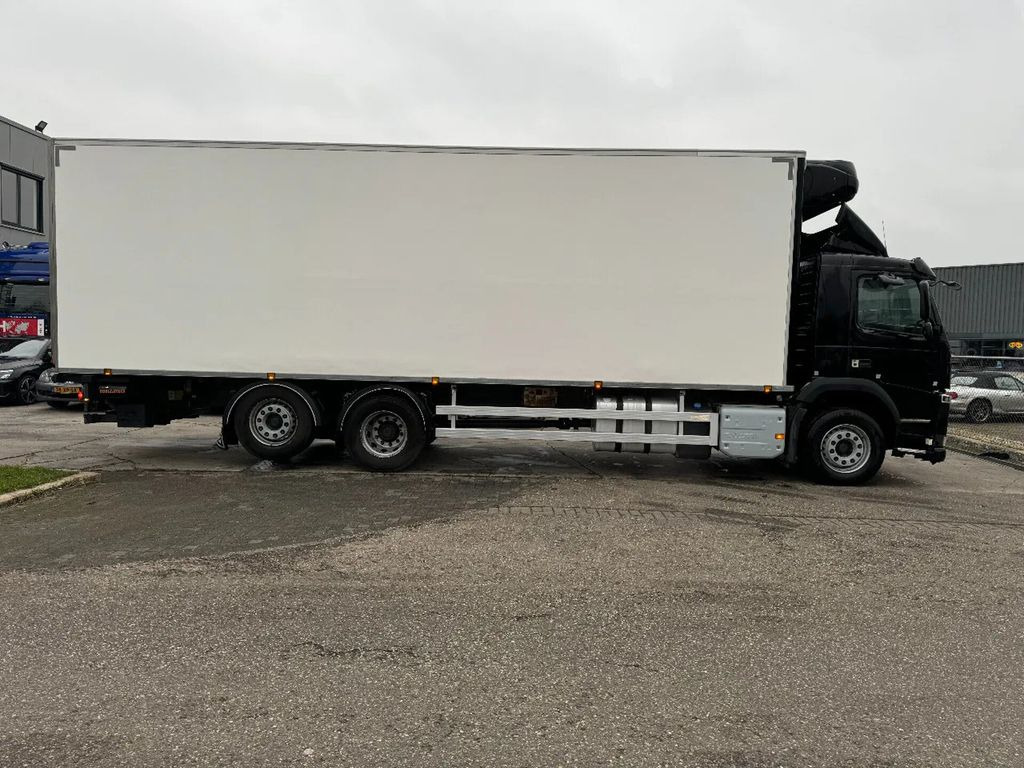 Volvo FM 330 6X2 THERMO KING CHEREAU BOX EURO 6 TÜV TI - Рефрижератор: фото 3 Volvo FM 330 6X2 THERMO KING CHEREAU BOX EURO 6 TÜV TI - Рефрижератор: фото 3