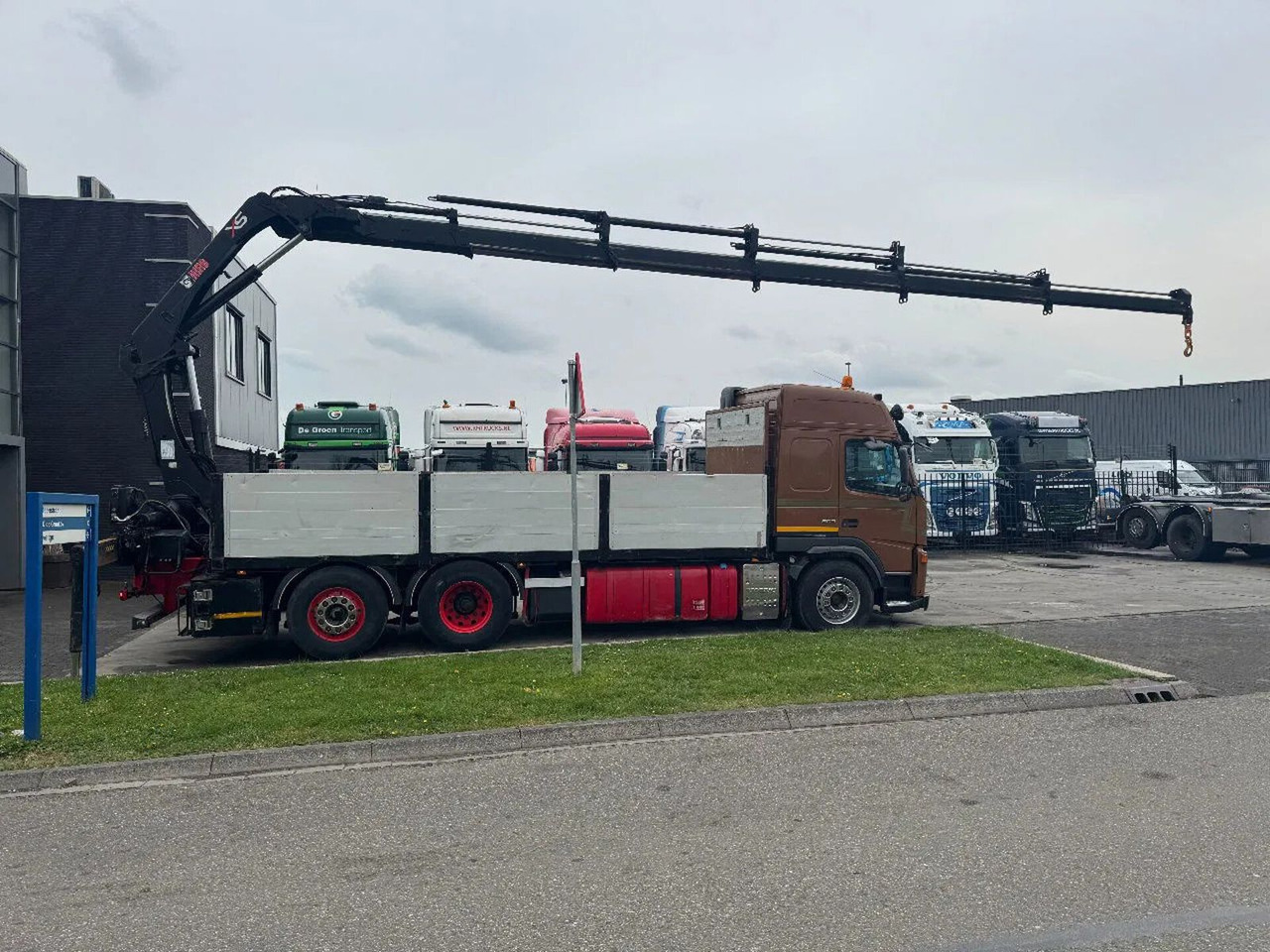 Volvo FM 500 6X2 EURO 5 HIAB 211 EP5 + REMOTE CONTROL - Автоманипулятор: фото 5 Volvo FM 500 6X2 EURO 5 HIAB 211 EP5 + REMOTE CONTROL - Автоманипулятор: фото 5