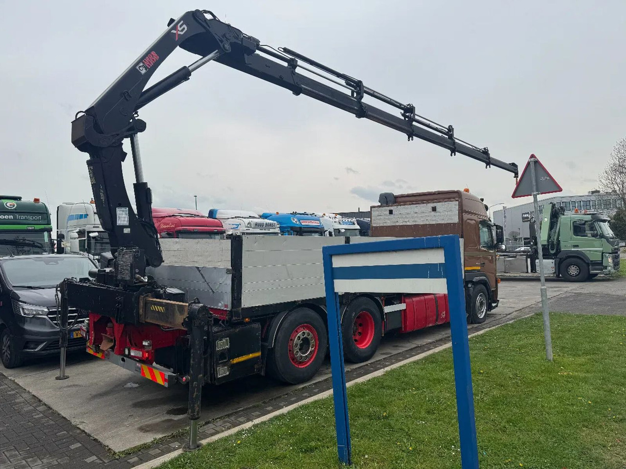 Volvo FM 500 6X2 EURO 5 HIAB 211 EP5 + REMOTE CONTROL - Грузовик бортовой/ Платформа, Автоманипулятор: фото 3 Volvo FM 500 6X2 EURO 5 HIAB 211 EP5 + REMOTE CONTROL - Грузовик бортовой/ Платформа, Автоманипулятор: фото 3