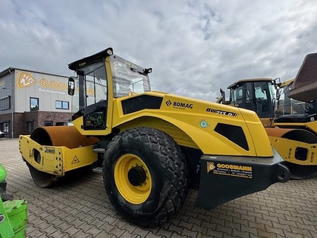 BOMAG BW 213 D-5 - Дорожный каток: фото 2 BOMAG BW 213 D-5 - Дорожный каток: фото 2