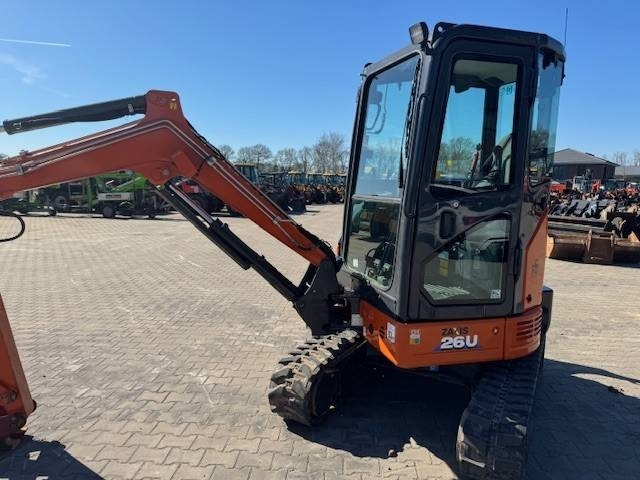 Hitachi ZX 26 - Мини-экскаватор: фото 1 Hitachi ZX 26 - Мини-экскаватор: фото 1