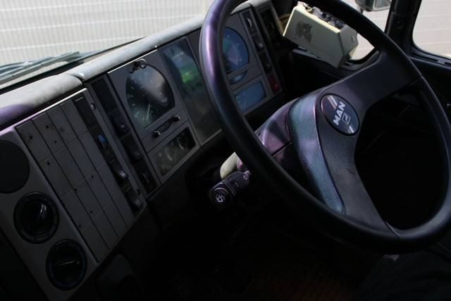 MAN M 2000 - Подметально-уборочная машина: фото 3 MAN M 2000 - Подметально-уборочная машина: фото 3