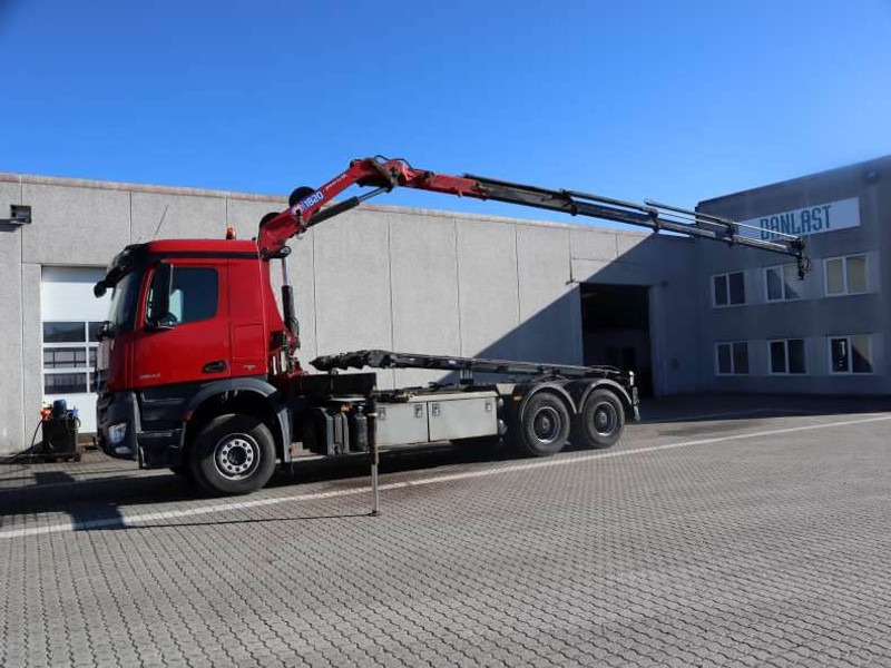 Mercedes-Benz Arocs 2643 euro 6 - Тросовый мультилифт: фото 1 Mercedes-Benz Arocs 2643 euro 6 - Тросовый мультилифт: фото 1
