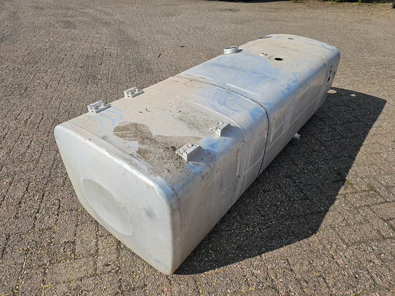 MAN Brandstoftank 760 Liter - L210 B70 H70 - Onderdeel nr. 81.12201-6503 - Топливный бак для Грузовиков: фото 3 MAN Brandstoftank 760 Liter - L210 B70 H70 - Onderdeel nr. 81.12201-6503 - Топливный бак для Грузовиков: фото 3