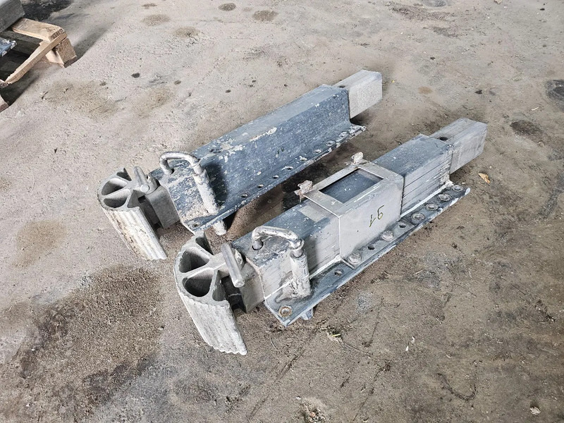 Jost Alimunium steunpoten 80 cm-max 144 cm - Рама/ Шасси для Грузовиков: фото 3 Jost Alimunium steunpoten 80 cm-max 144 cm - Рама/ Шасси для Грузовиков: фото 3