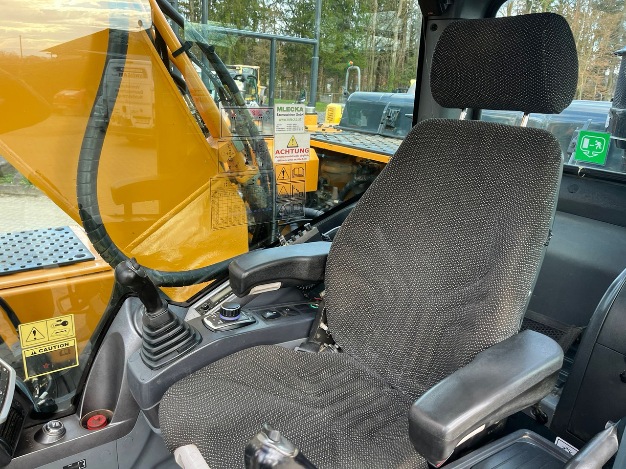 Гусеничный экскаватор HYUNDAI HX 220 L: фото 12