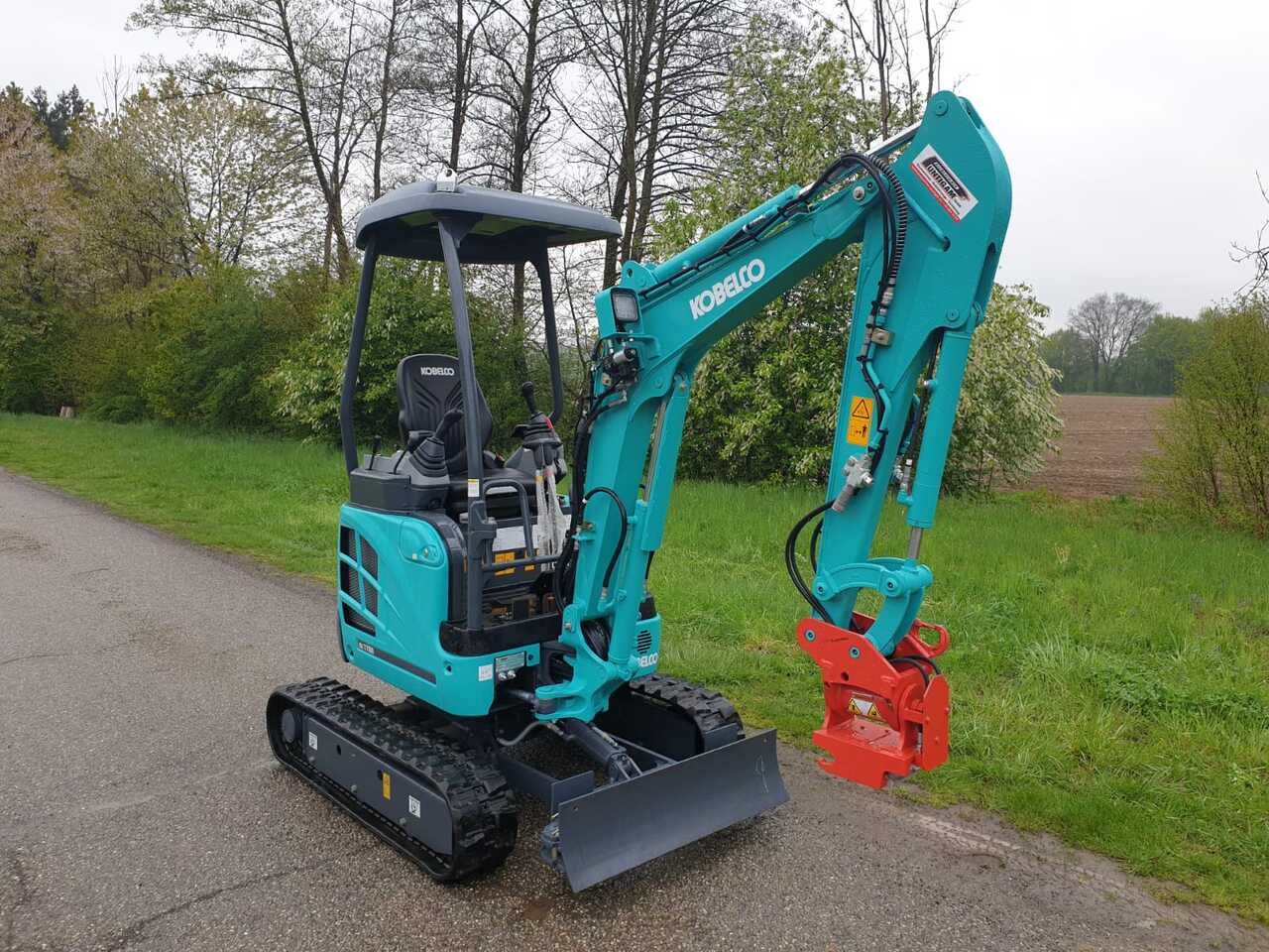 KOBELCO SK 17 SR-3E - Мини-экскаватор: фото 4 KOBELCO SK 17 SR-3E - Мини-экскаватор: фото 4