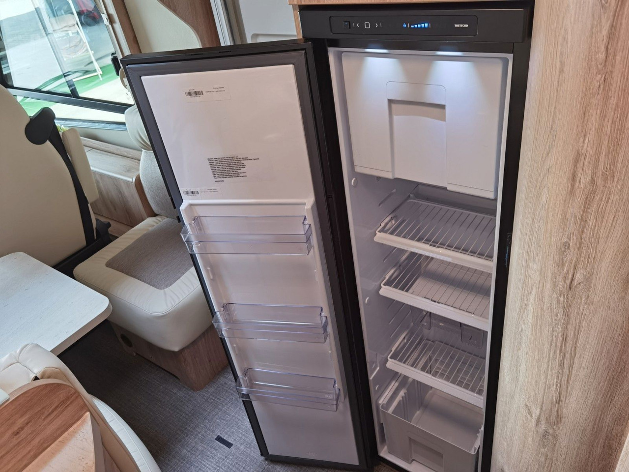 Интегрированный автодом Eura Mobil INTEGRA LINE 720 EB /180PS-9G MAXI/ EINZELBETTEN: фото 18