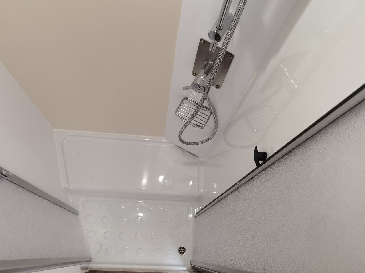 Полуинтегрированный автодом Forster T 745 EB / MODELL 2026 / EINZELBETTEN & RAUMBAD: фото 23