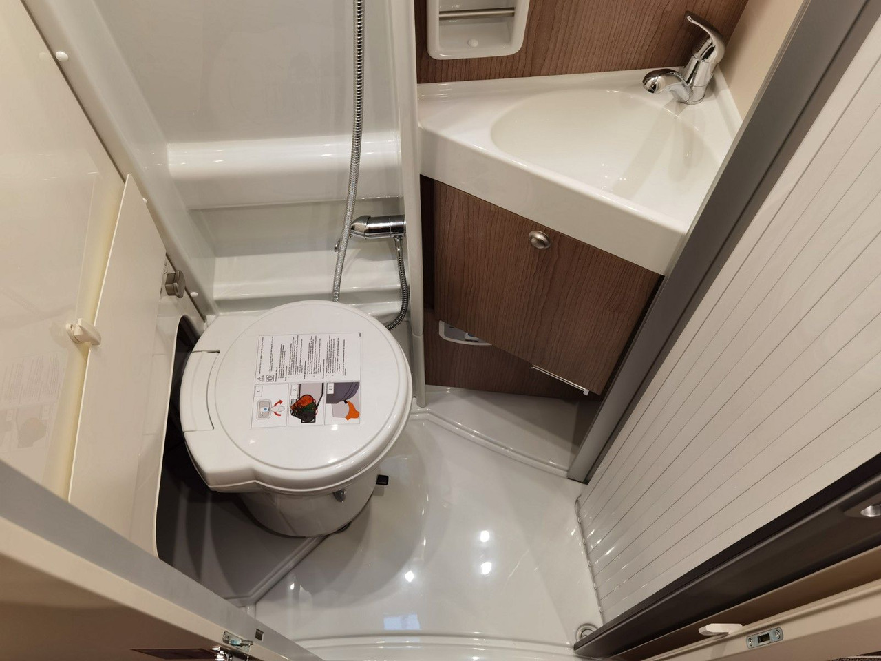 Новый Кастенваген Malibu VAN DIVERSITY GT- 640 LE K /NAVIGATION & KEYLESS Malibu VAN DIVERSITY GT- 640 LE K /NAVIGATION & KEYLESS: фото 18