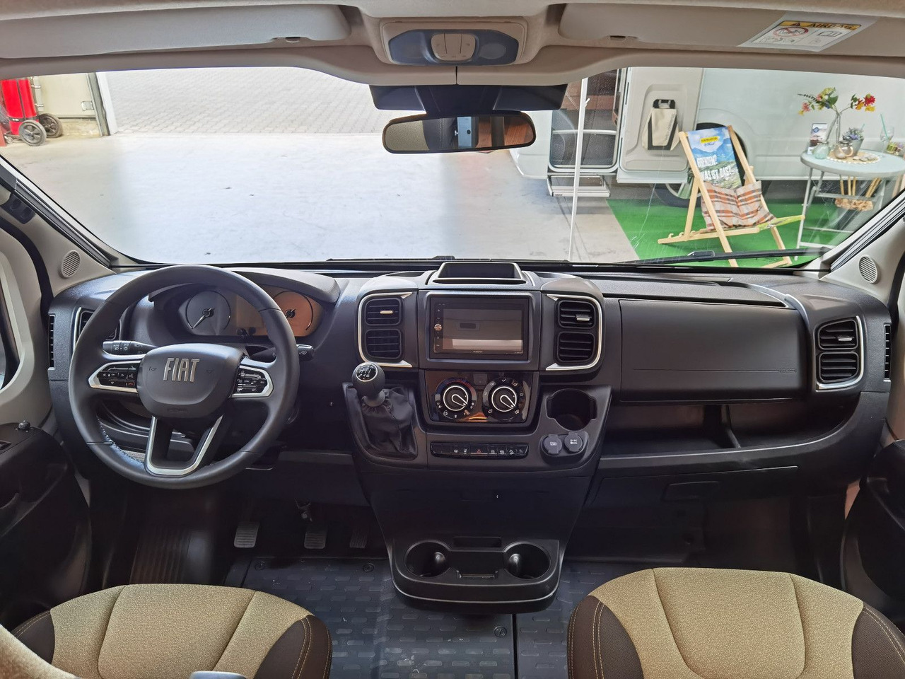 Альковный автодом Weinsberg CARAHOME 550 MG /- 2025 - / 140 PS / NUR 5.97M: фото 12