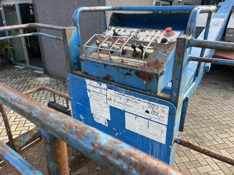 Aichi SR18A telescoop hoogwerker ISUZU diesel rubber pads 2007 AICHI - Телескопический подъемник: фото 2 Aichi SR18A telescoop hoogwerker ISUZU diesel rubber pads 2007 AICHI - Телескопический подъемник: фото 2