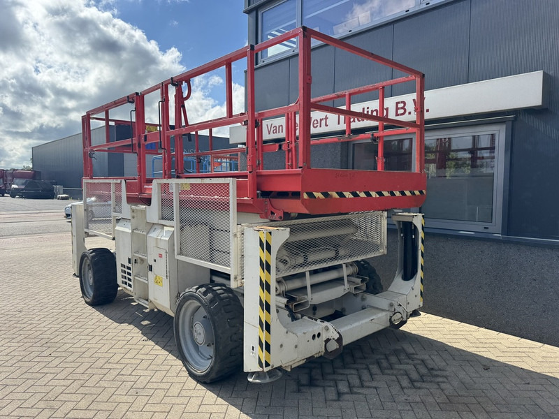 Genie GS 3390 RT Schaarhoogwerker / Scissor Lift / Arbeitsbuhne 12mtr werkhoogte 4x4 Deutz DIESEL 2013 - Ножничный подъемник: фото 5 Genie GS 3390 RT Schaarhoogwerker / Scissor Lift / Arbeitsbuhne 12mtr werkhoogte 4x4 Deutz DIESEL 2013 - Ножничный подъемник: фото 5