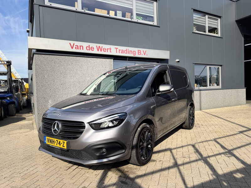Mercedes-Benz Citan 110 CDI 95PK Diesel 2021 Airco / DAB + / Apple Carplay / Camera / LM Velgen / Cruise control / Navi Zeer Net! - Фургон с закрытым кузовом: фото 1 Mercedes-Benz Citan 110 CDI 95PK Diesel 2021 Airco / DAB + / Apple Carplay / Camera / LM Velgen / Cruise control / Navi Zeer Net! - Фургон с закрытым кузовом: фото 1