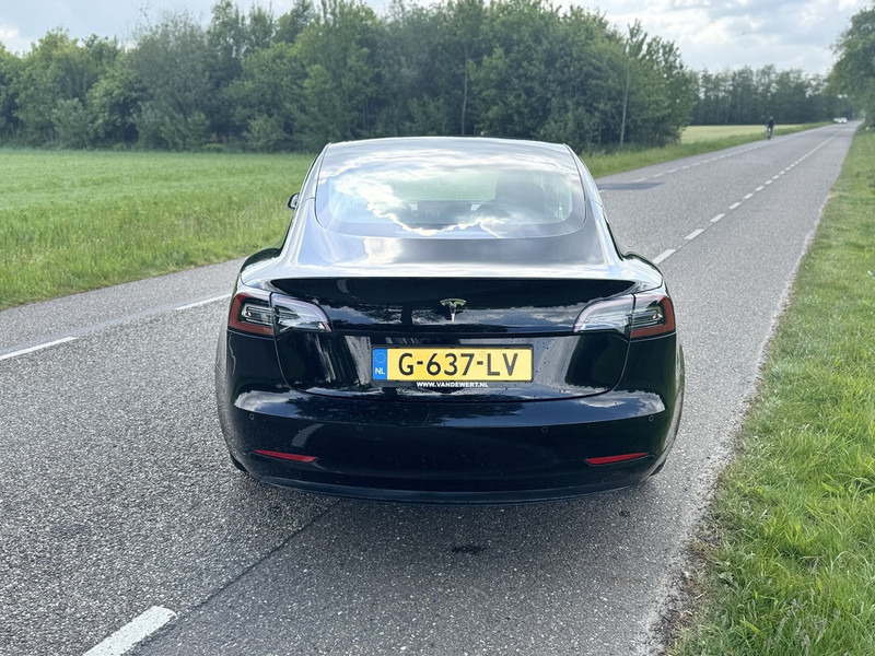 Tesla Model 3 - Легковой автомобиль: фото 5 Tesla Model 3 - Легковой автомобиль: фото 5