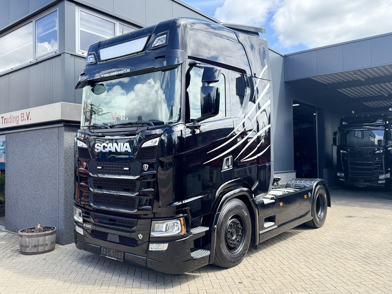 Scania S520 V8 4x2 Full Air - Automaat - Retarder - Euro 6 - I Park Cool - 2018 - TUV 02-2026 - Тягач: фото 1 Scania S520 V8 4x2 Full Air - Automaat - Retarder - Euro 6 - I Park Cool - 2018 - TUV 02-2026 - Тягач: фото 1