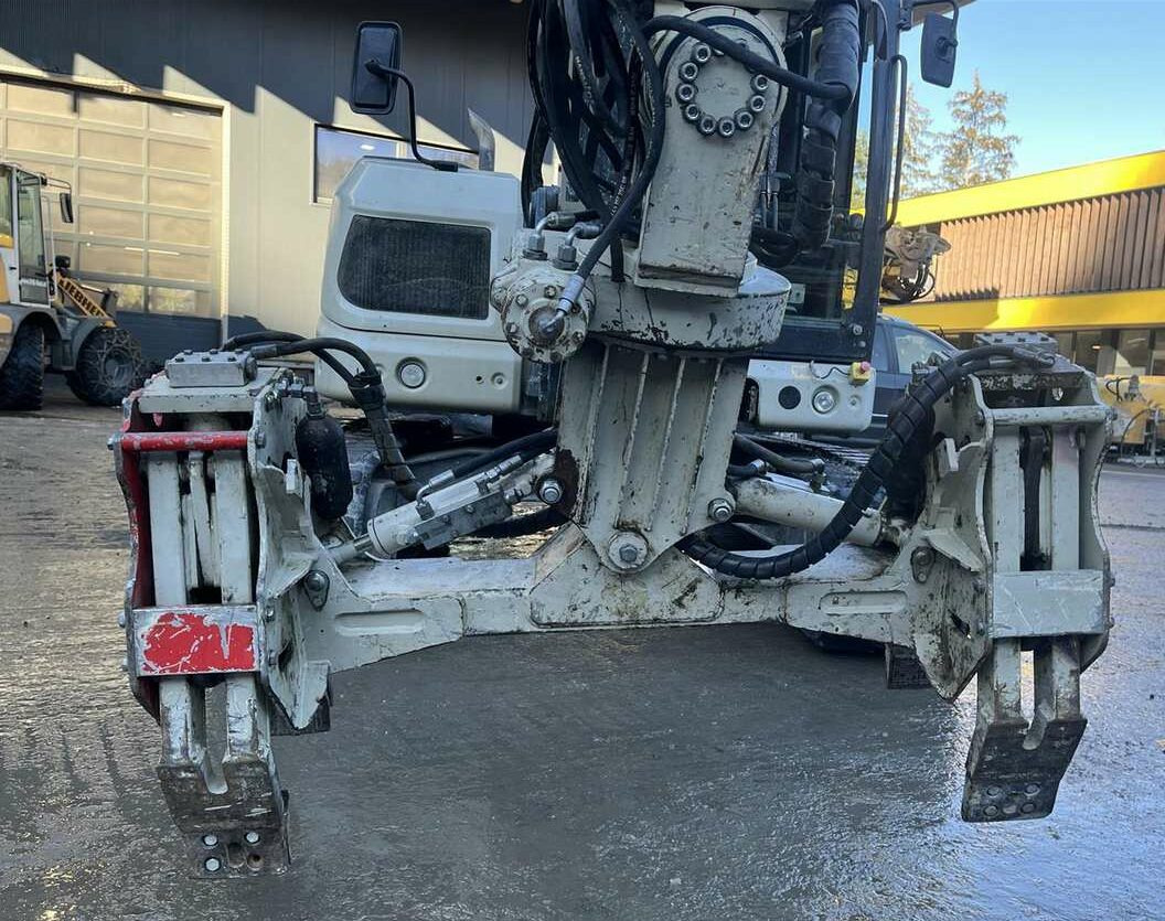 Eurocomach ES 85 ZT 4 + Comacchio CPH 2.2 - Буровая машина: фото 3 Eurocomach ES 85 ZT 4 + Comacchio CPH 2.2 - Буровая машина: фото 3