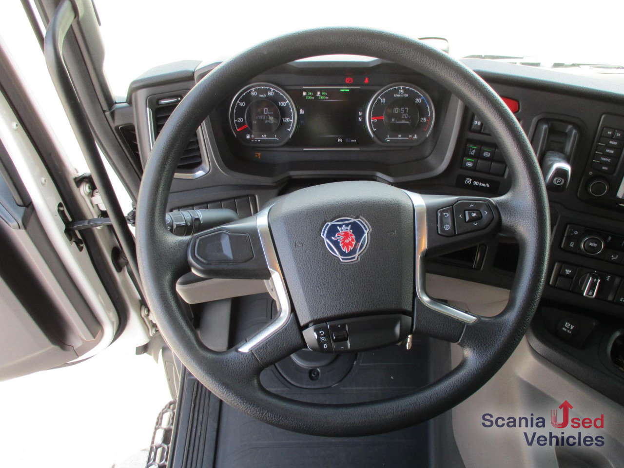 SCANIA P 320 B6x2*4LB - Грузовик для перевозки напитков: фото 3 SCANIA P 320 B6x2*4LB - Грузовик для перевозки напитков: фото 3