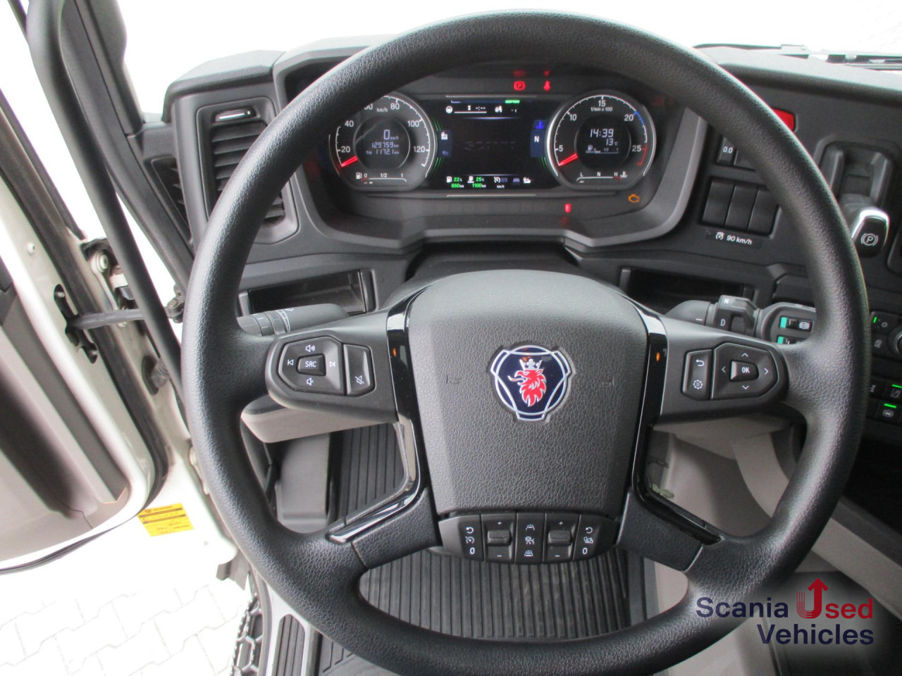 SCANIA R 460 A4x2NA / ADR AT / Navi / LED / Hydr. - Тягач: фото 2 SCANIA R 460 A4x2NA / ADR AT / Navi / LED / Hydr. - Тягач: фото 2