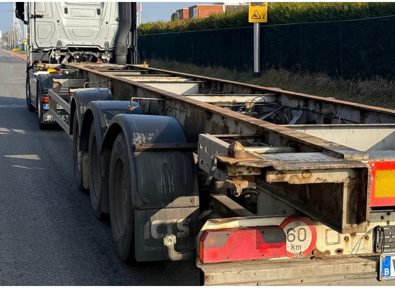 Fruehauf Containertransport - Полуприцеп-контейнеровоз/ Сменный кузов: фото 3 Fruehauf Containertransport - Полуприцеп-контейнеровоз/ Сменный кузов: фото 3