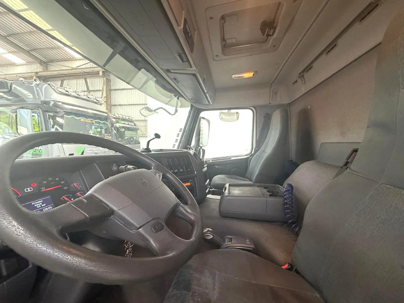 Тентованный грузовик Volvo FM 330 / Essieu relevable et directionnel / Steerable lift axle / Lift as en stuuras: фото 11